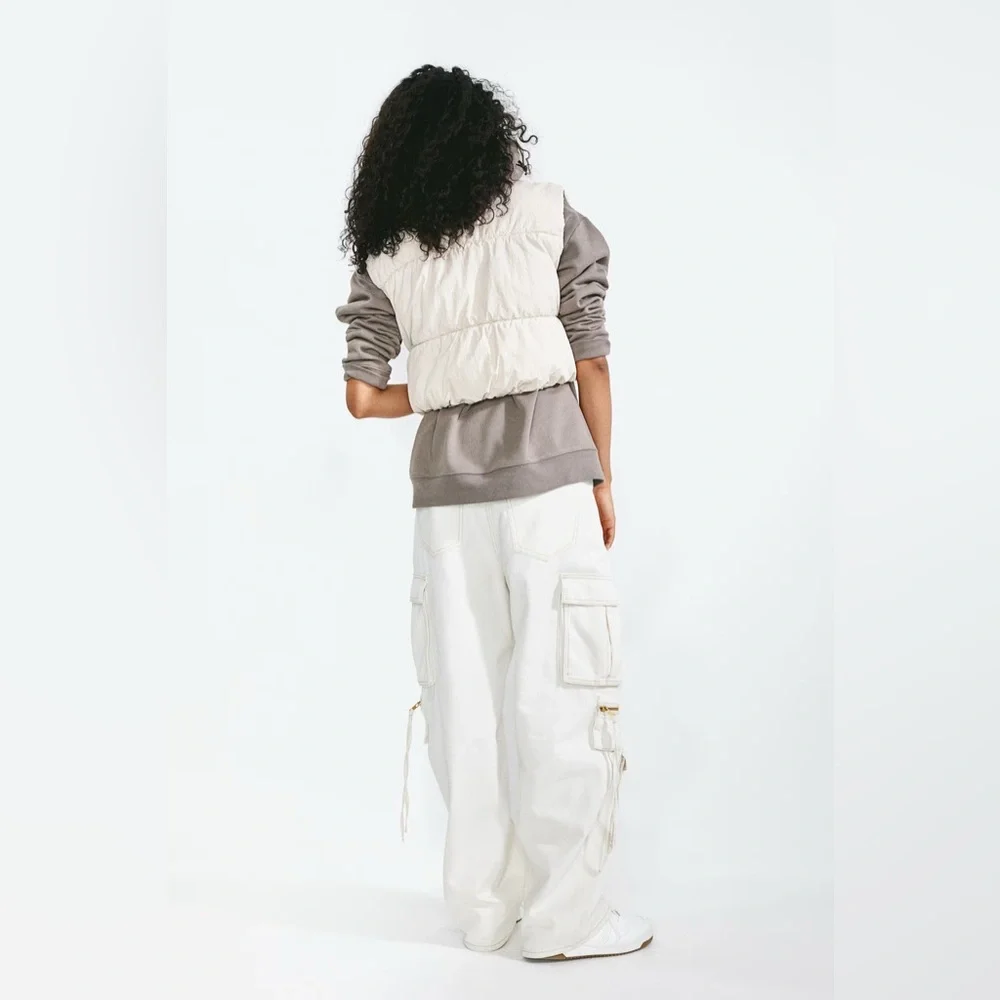 H&M PUFFER VEST LIGHT BEIGE CROPPED SIZE SMALL - Picture 4 of 11